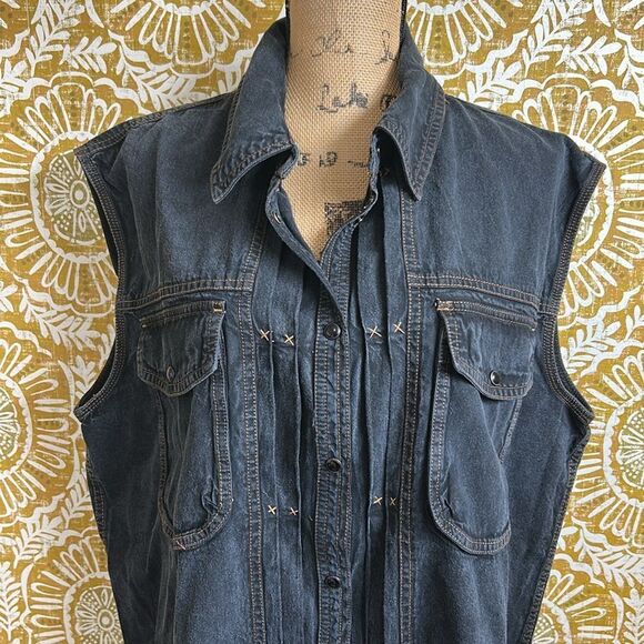 NWOT Free People Wild Dreams Denim Sleeveless Snap Button Shirt Midnight Wash M - Picture 6 of 13